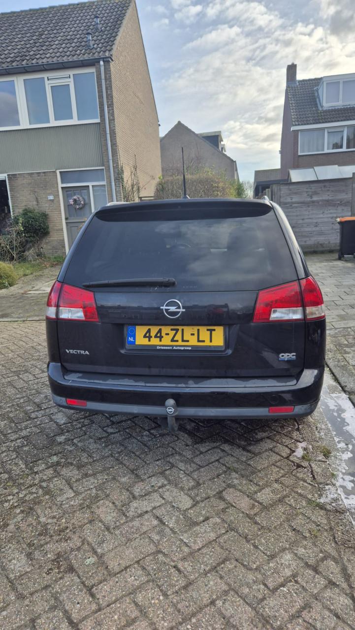 Opel Vectra OPC-line – ruim, compleet en praktisch