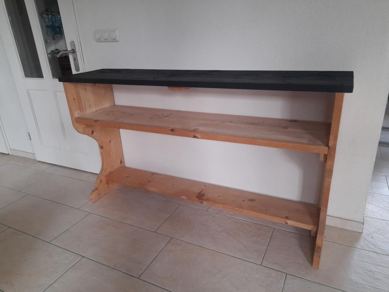 Stoere massief houten side table 165 x 39 x 93.5H ( in goede nette staat )
