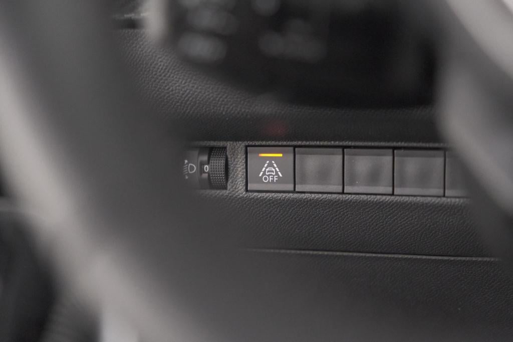 Peugeot 208 puretech 100 eat8 allure pack | camera | navigatie | apple carp