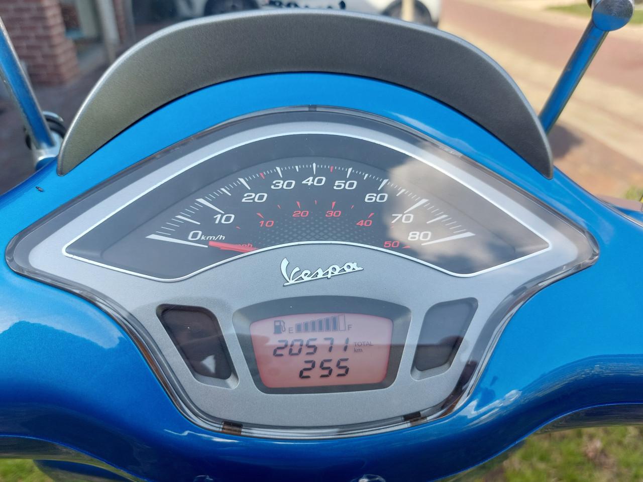 Vespa Sprint snorfiets, 2017