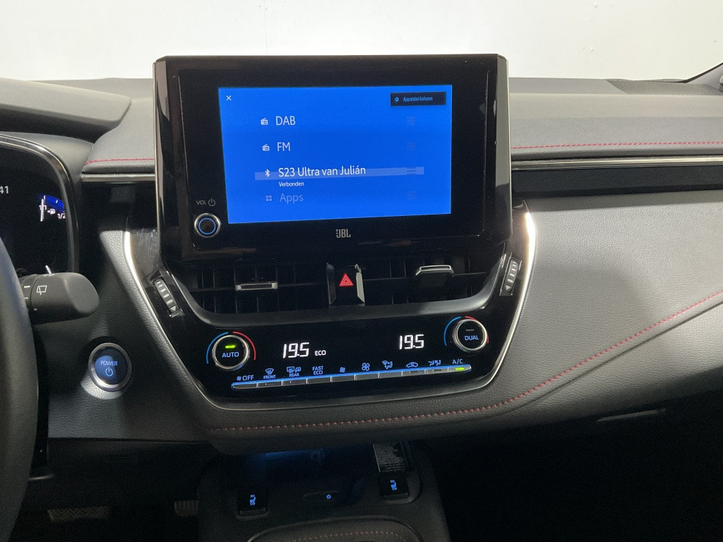 Toyota Corolla Touring Sports 1.8 hybrid executive | navi | bi-tone | camer