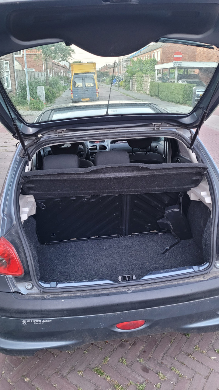 Peugeot 206,1.4l antraciet 5 deurs