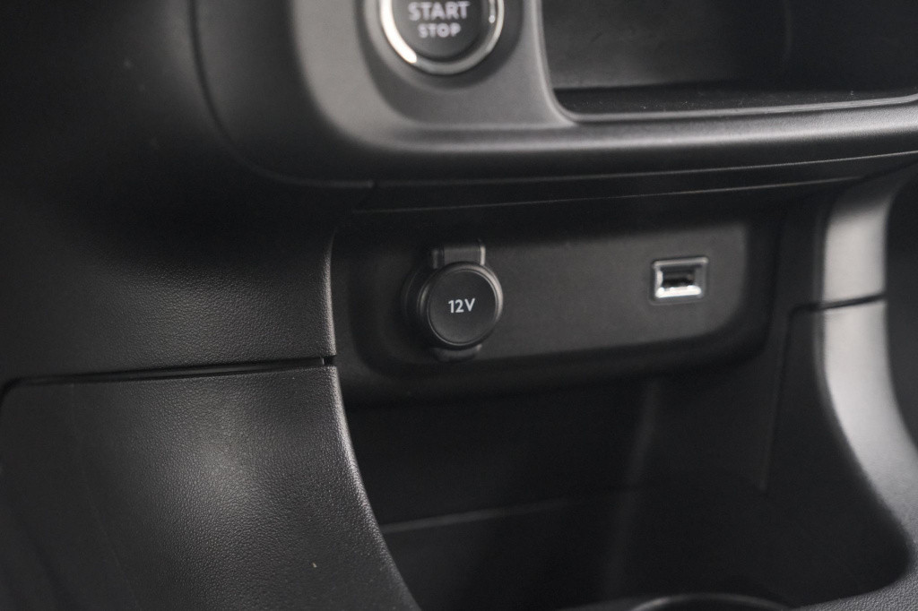 Citroen C3 puretech 82 shine | stoelverwarming | apple carplay | parkeersen