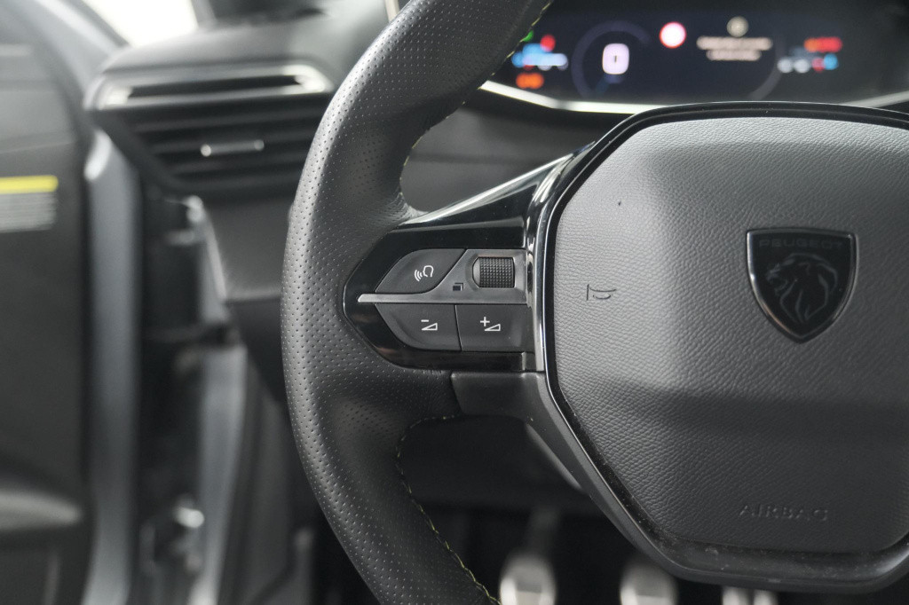 Peugeot 208 puretech 100 gt | camera | navigatie | apple carplay | parkeers