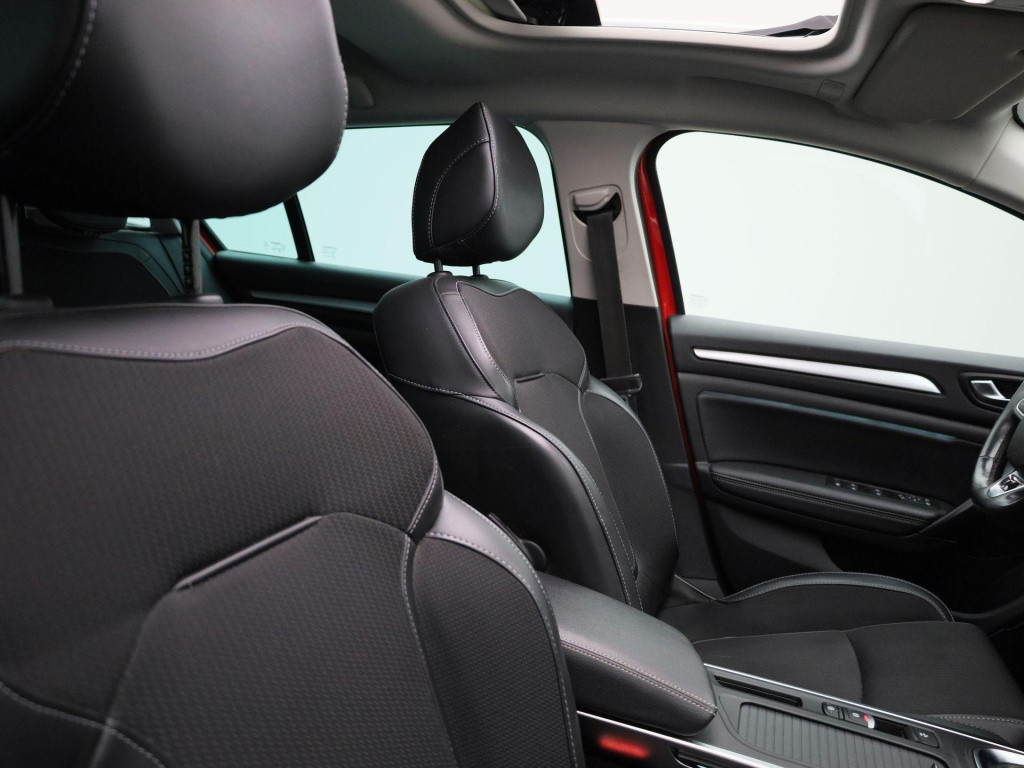 Renault Megane 1.3 tce intens | automaat | lmv | trekhaak | stoel verwarmin