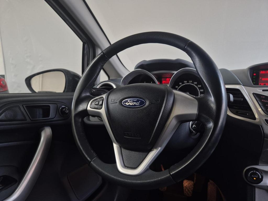 Ford Fiesta 1.25 titanium / nieuwe distriebutieriem 1e eigenaar / stoelverw