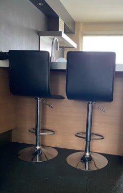 2 barkrukken