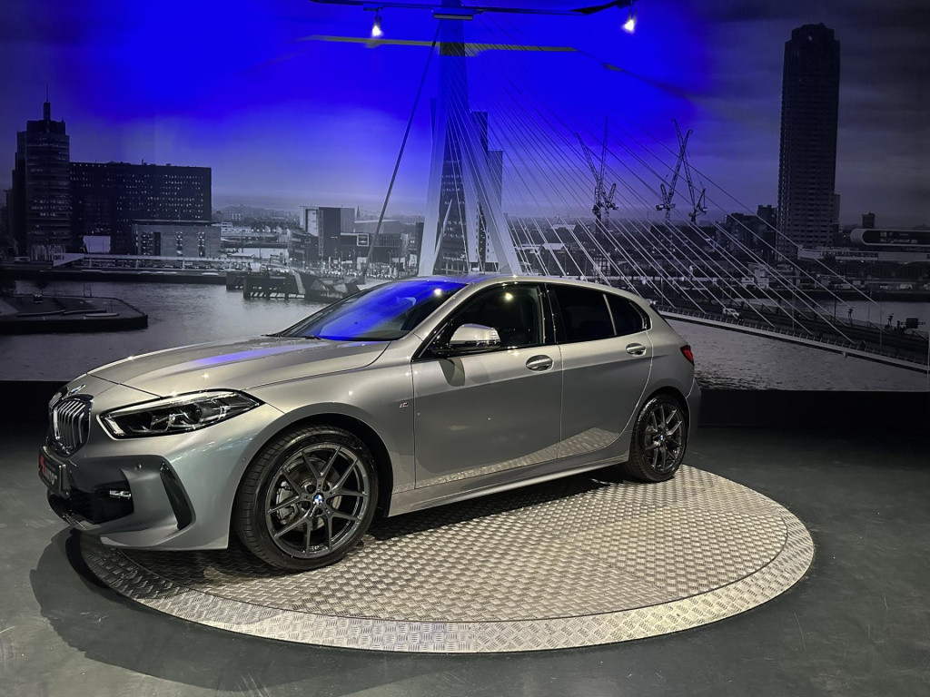 BMW 1 Serie 118i m-sport *carplay*camera*