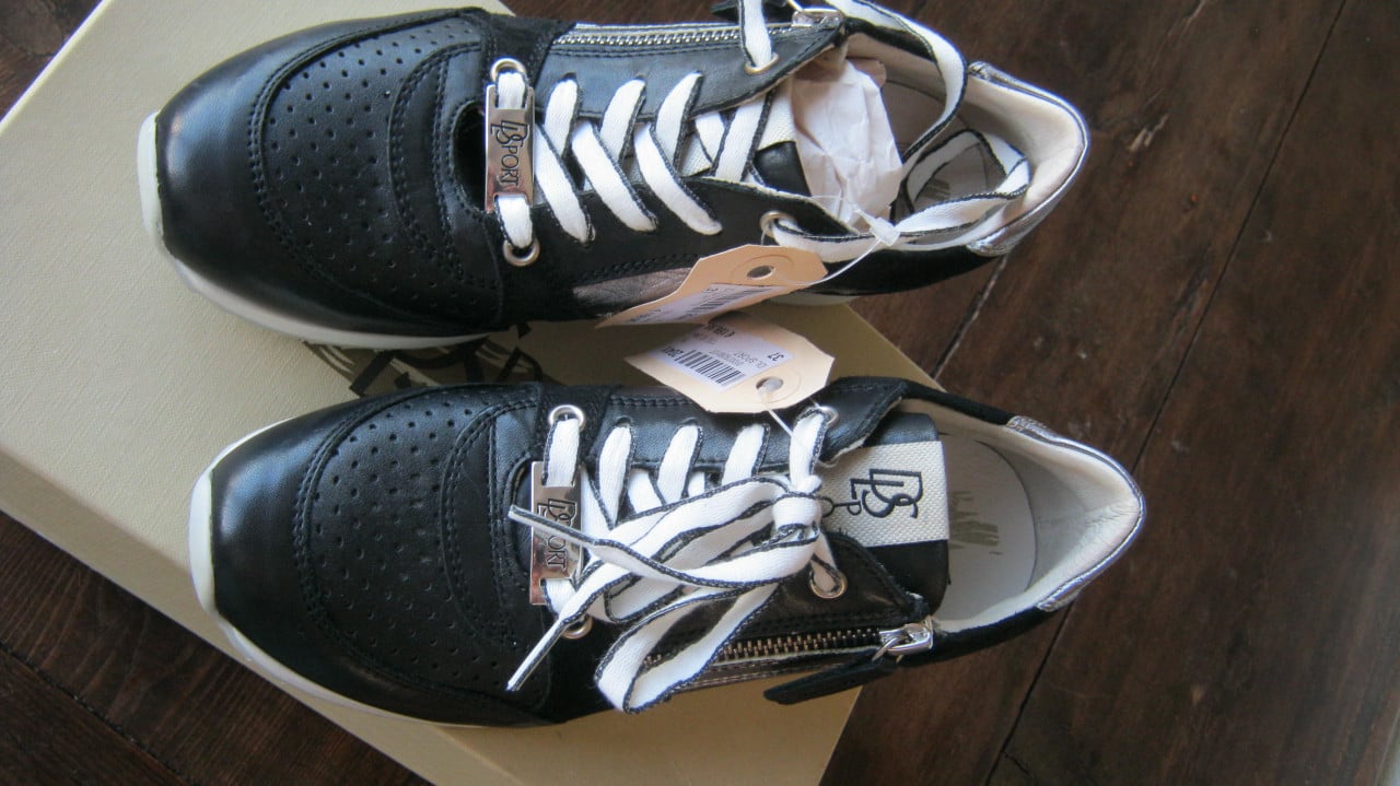 NIEUW DLS SPORT MAAT 37 VOOR 50 EURO