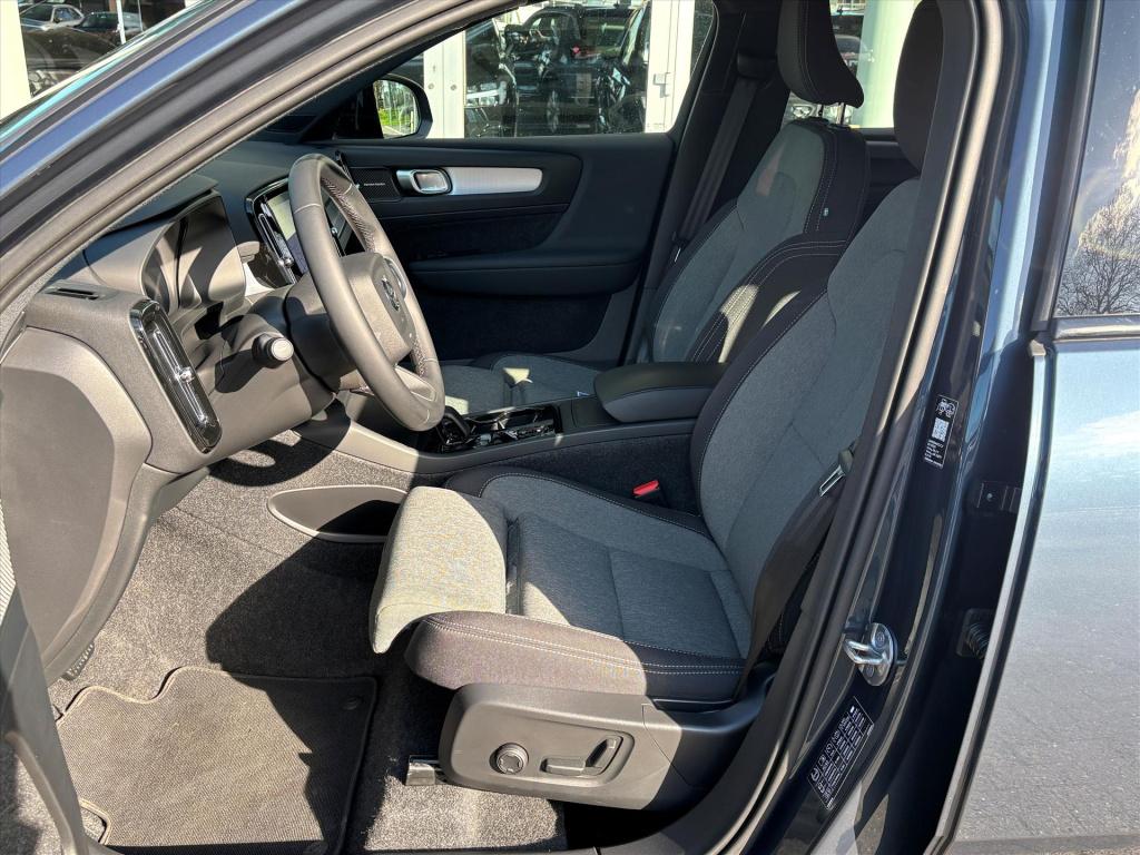 Volvo XC40 b4 197pk mild hybrid aut plus dark| 1e eigenaar|nl auto| rijklaa