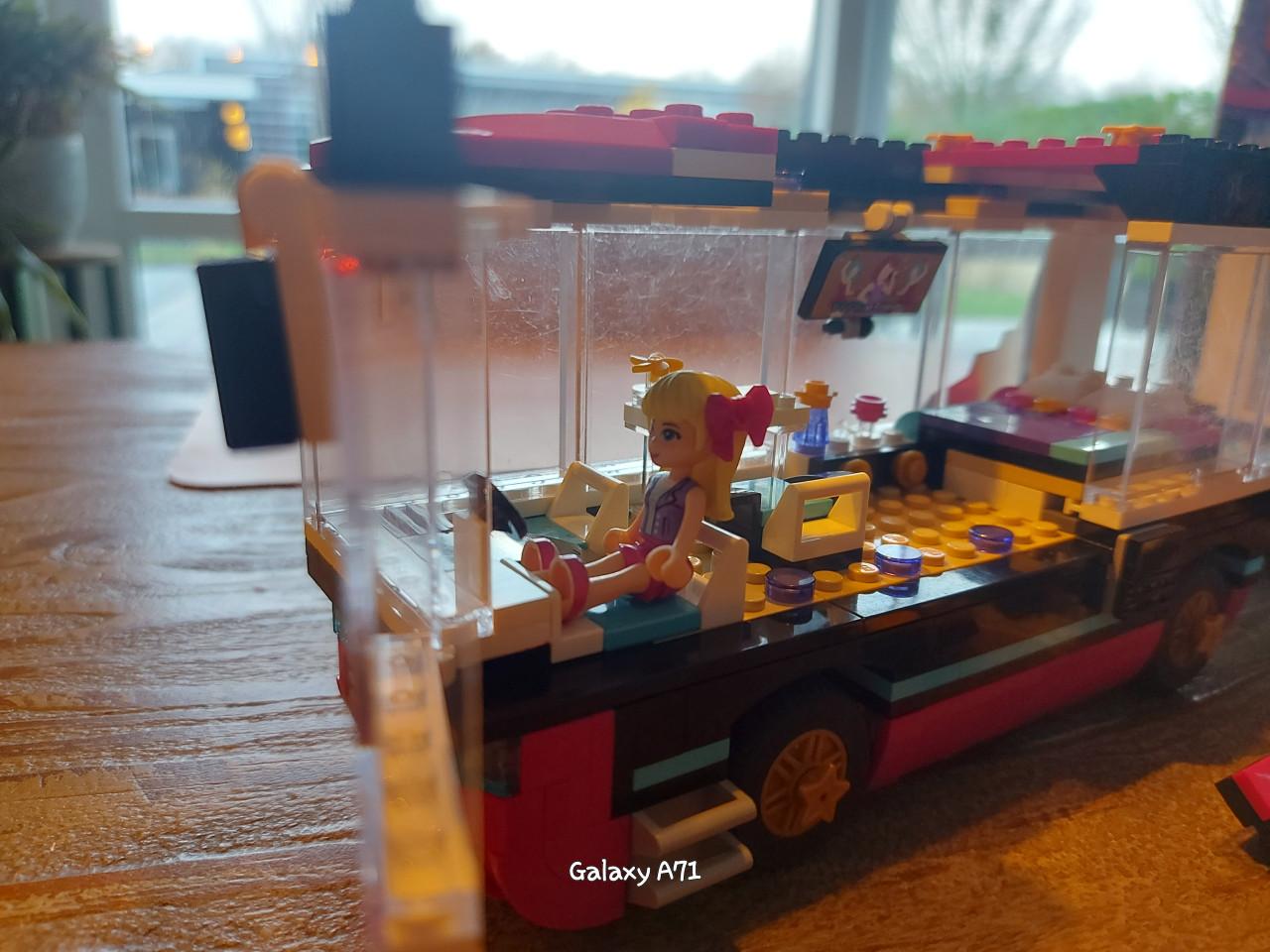 41106 Lego tourbus Livi popster