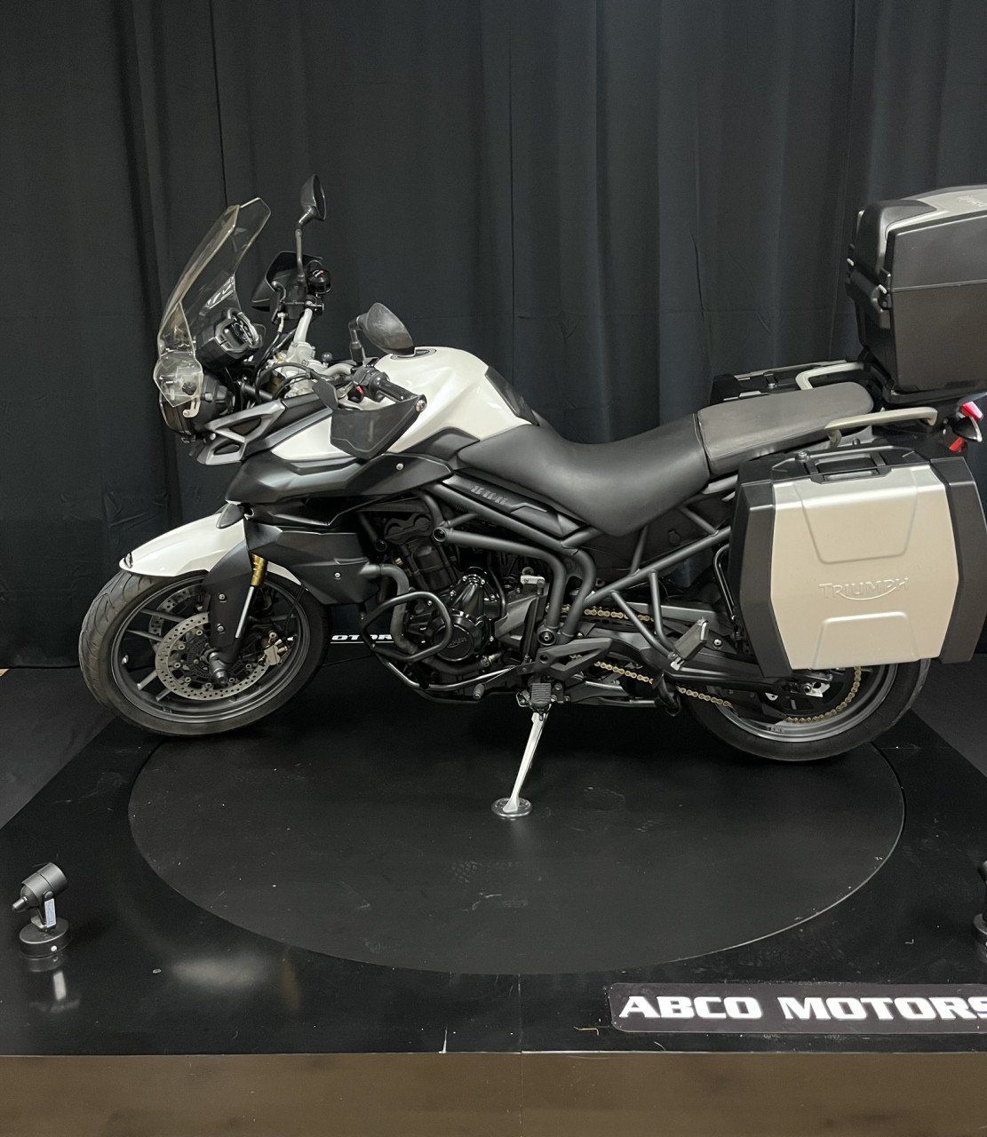 TRIUMPH TIGER 800