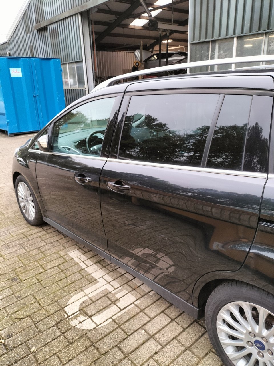 Ford Grand C max  Titanium veel onderhoud lees meer
