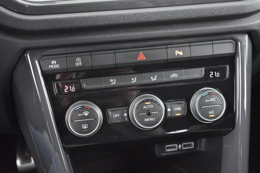 Volkswagen T-roc 1.0 tsi sport | virtual cockpit | trekhaak | camera | nap 