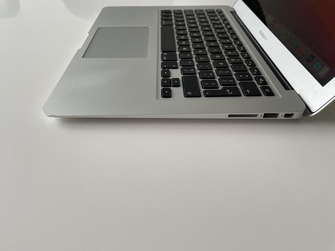 Prachtige Macbook met tas