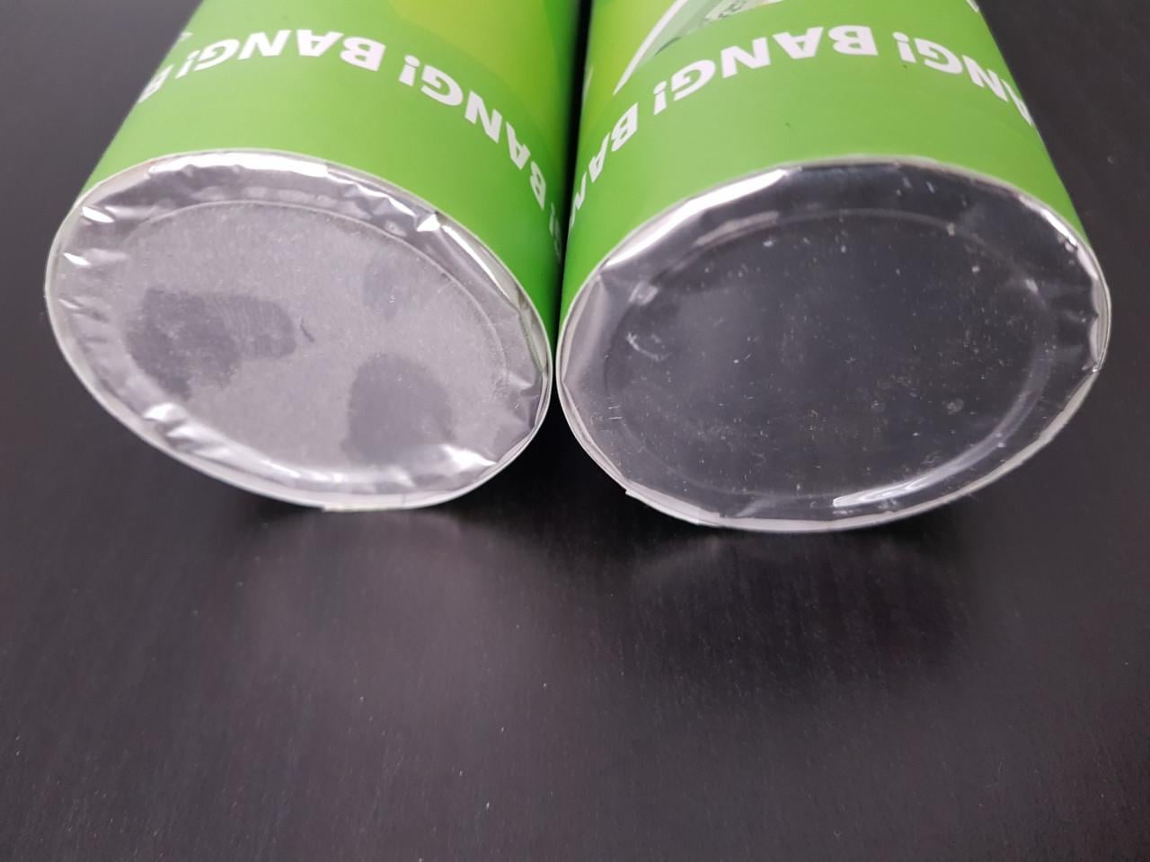 2 Party Poppers