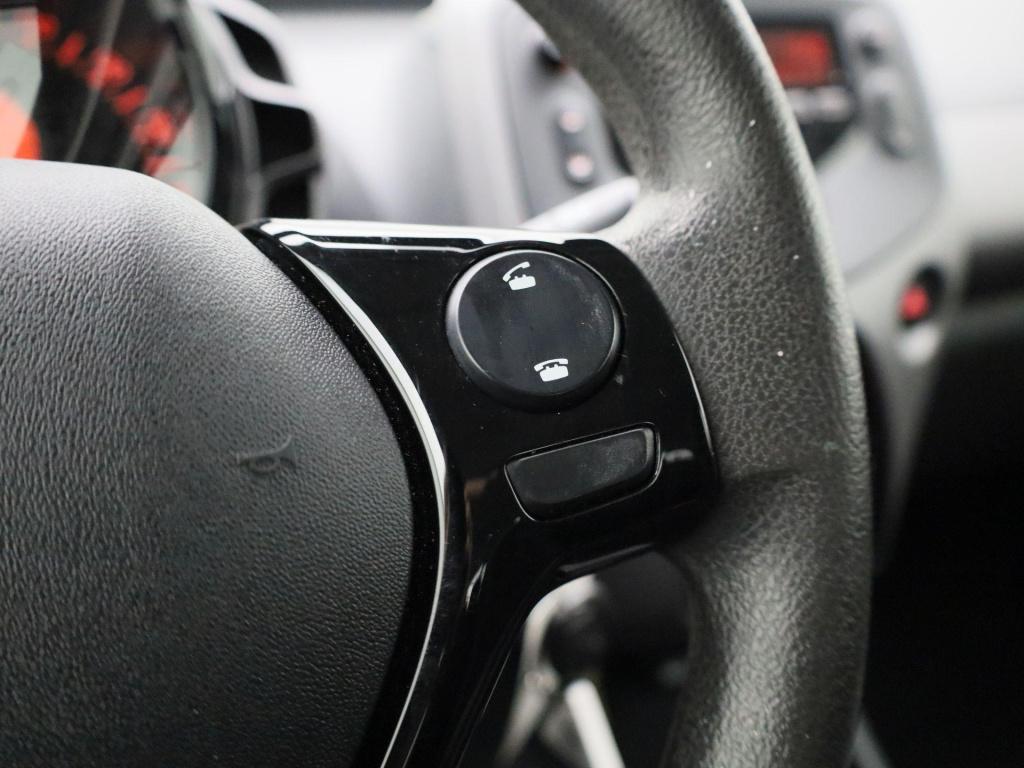 Peugeot 108 1.0 e-vti active | 5-deurs | lage km stand | airco | bluetooth 