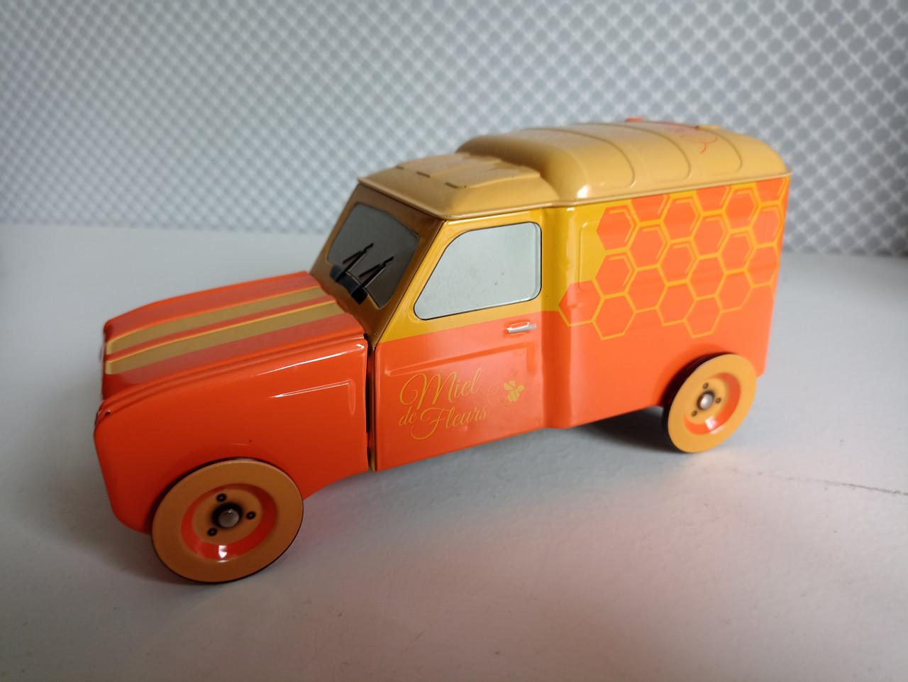 Blikken Renault bestelautootje