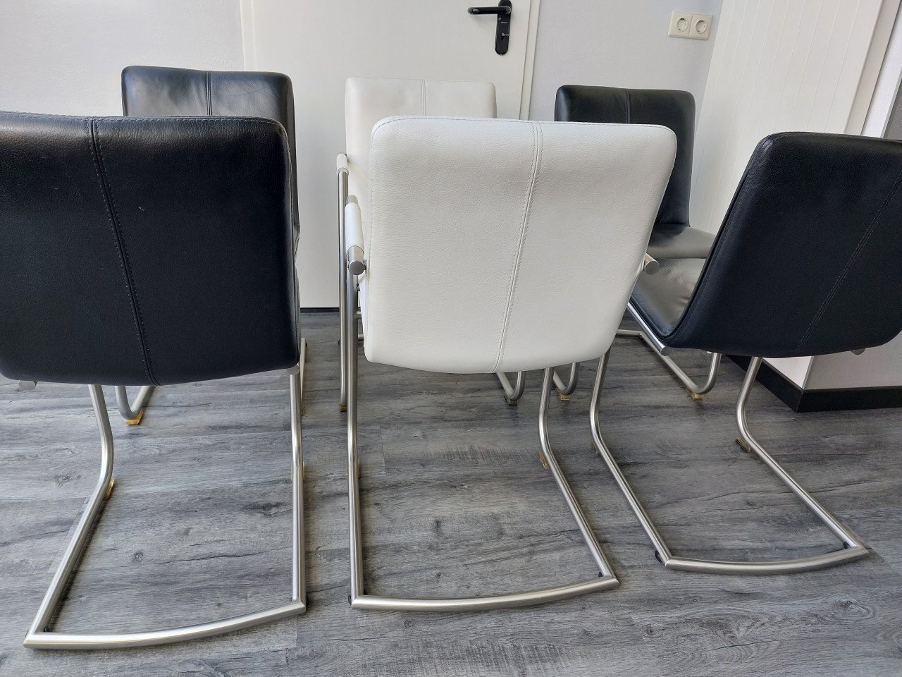 6 LEREN EETKAMERSTOELEN.