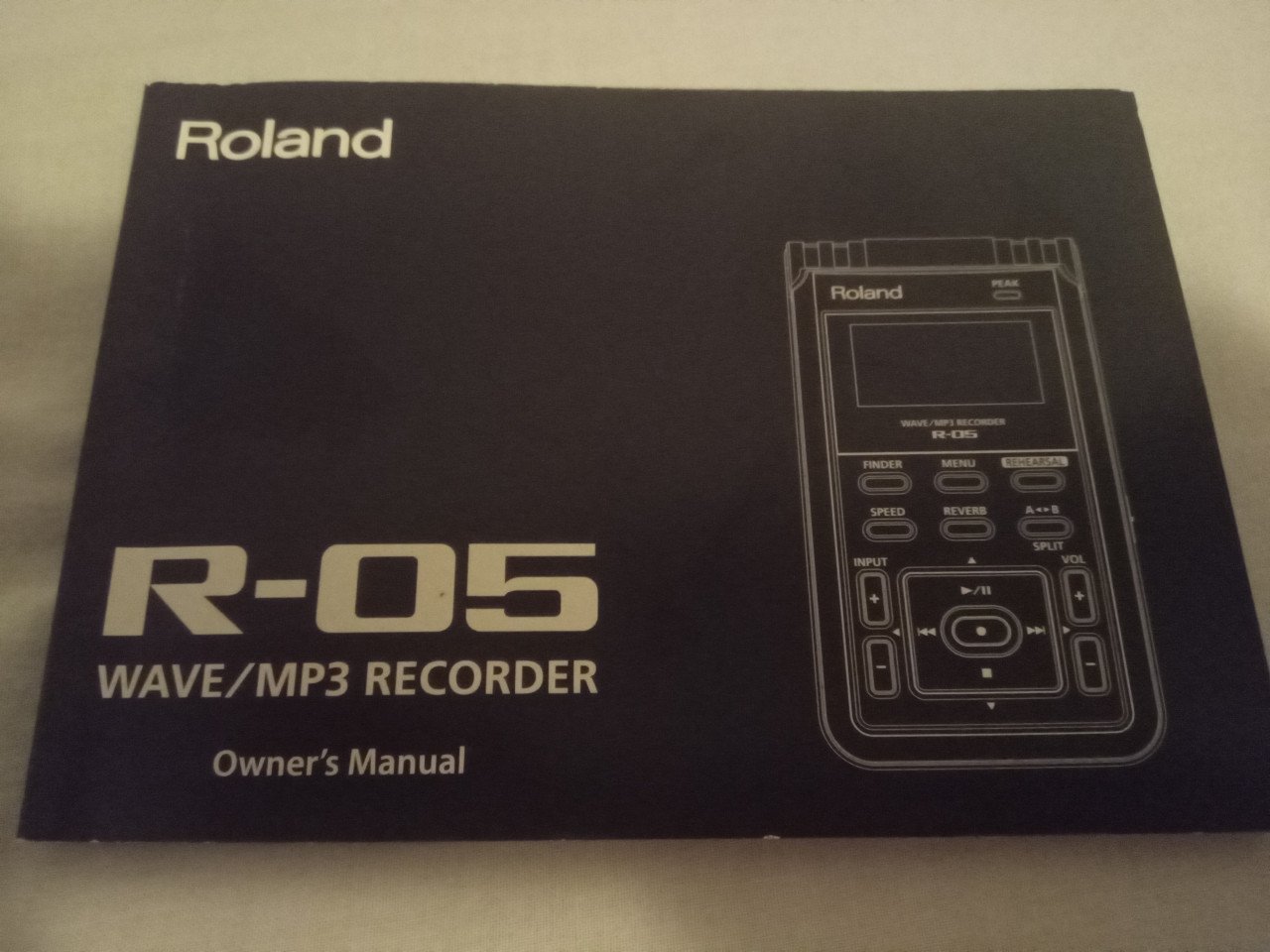 Roland R-05 wave/ mp3 recorder