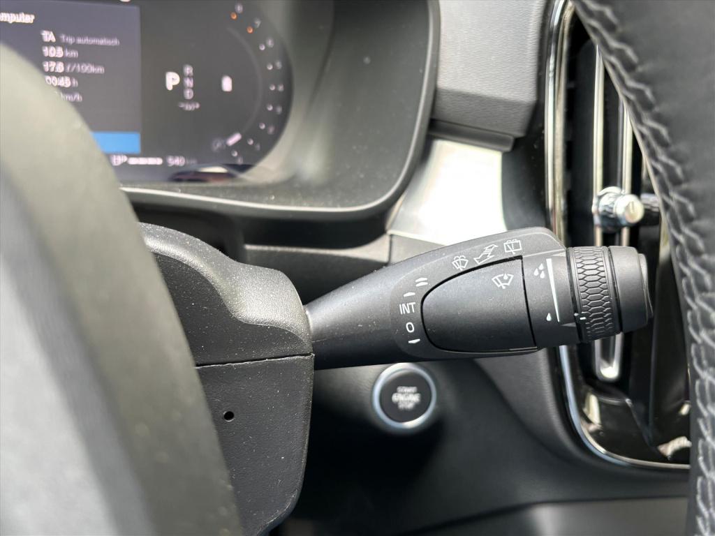 Volvo XC40 2.0 b4 core business| harman kardon| camera|blis| 1e eigenaar| r