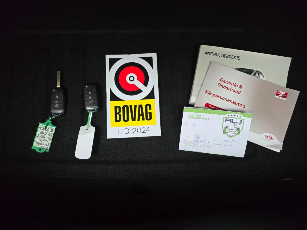 Kia Picanto occasion dealer auto met sportvelgen en bluetooth audio | tweed
