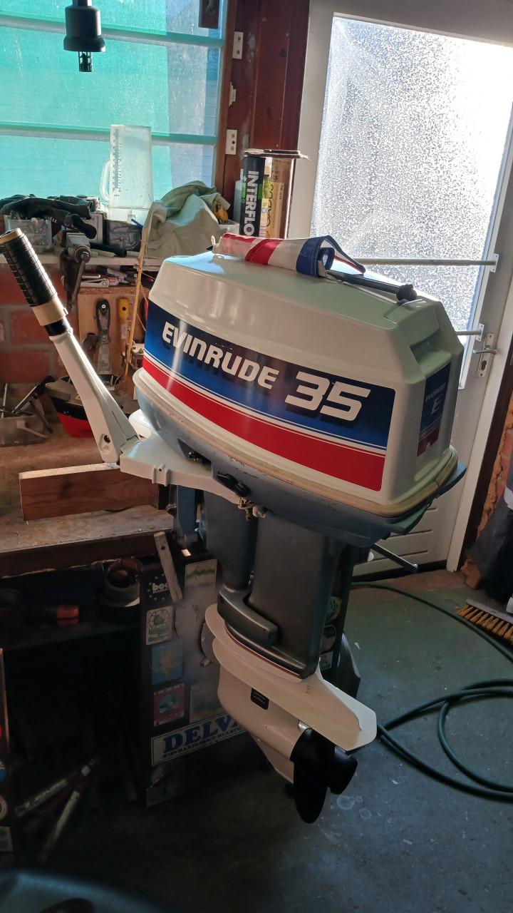 35pk Evinrude kortstaart handbediend