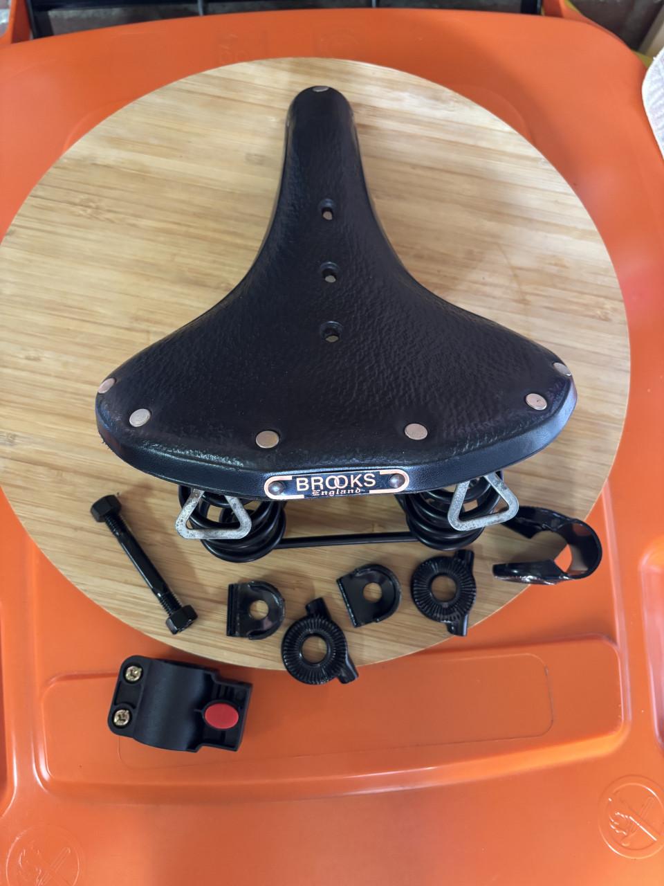 Te koop 3x fietszadels