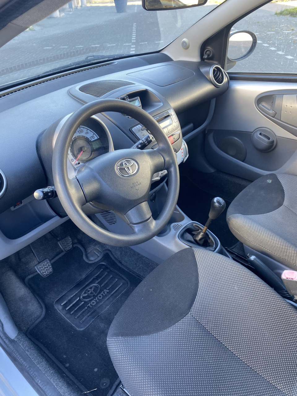Toyota Aygo 1.0 12V Vvt-i 5DRS 2009 Grijs | NAP