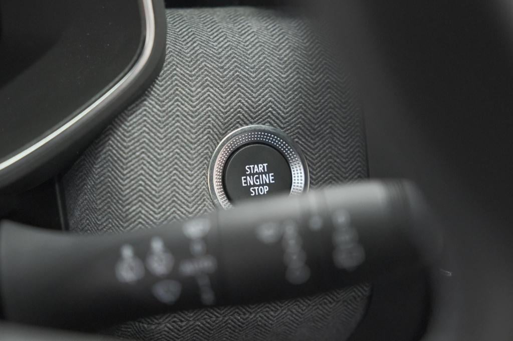 Renault Clio 1.0 tce 90 gpf techno | 360 camera | adaptieve cruise control 