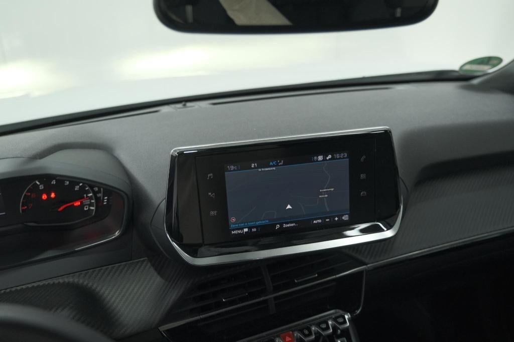 Peugeot 2008 puretech 130 eat8 allure | camera | navigatie | parkeersensore