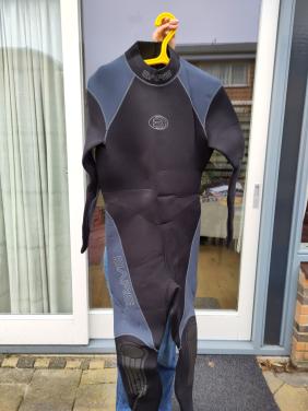 Complete duikkledingset te koop – Bare 7 mm en toebehoren