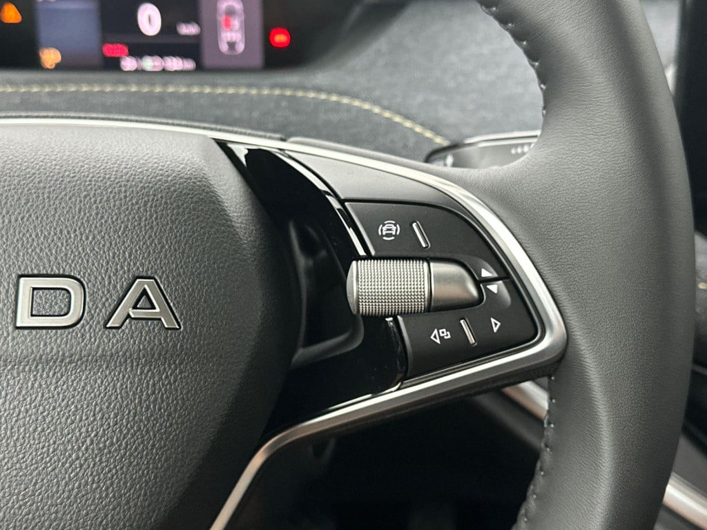 Skoda Elroq business edition tour elektromotor 210 kw / 286 pk
