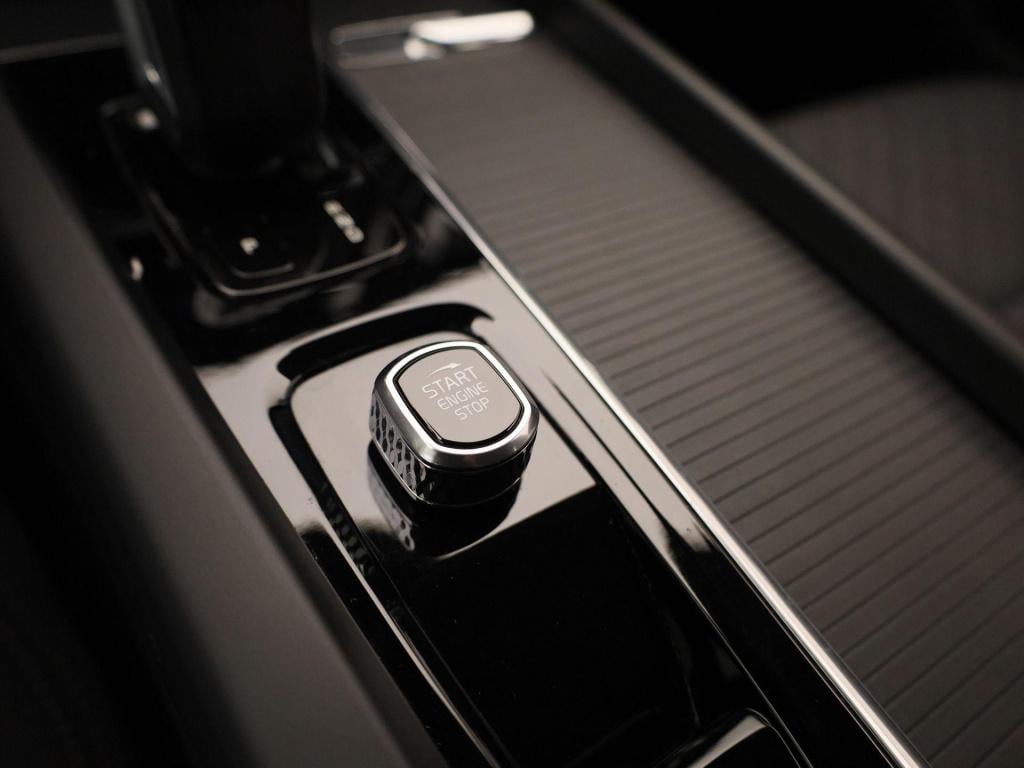 Volvo V60 2.0 b3 momentum business | automaat | virtual cockpit | dab | led