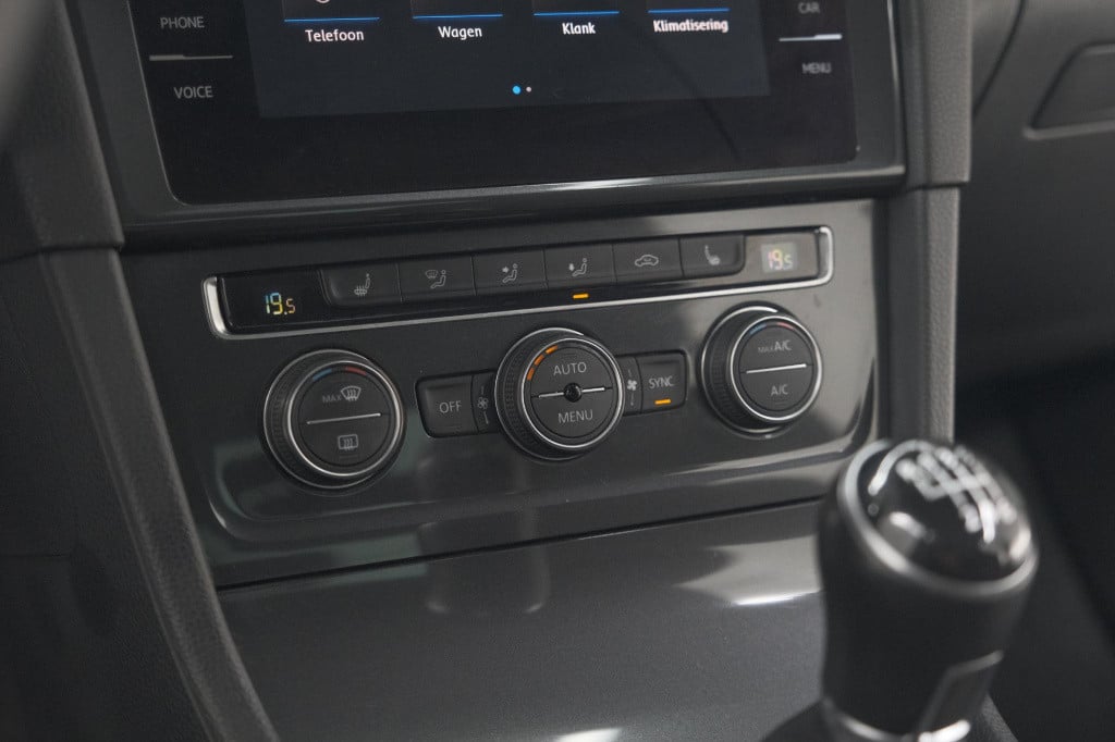 Volkswagen Golf 1.0 tsi 110pk highline | adaptieve cruise control | apple c