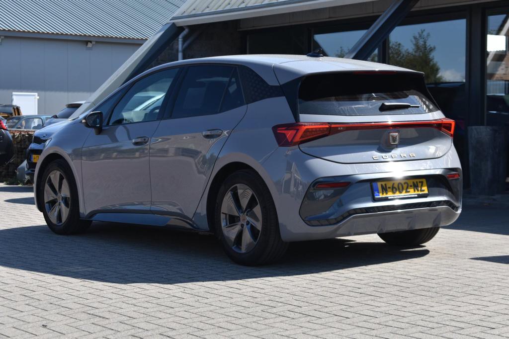 Cupra Born business one 62 kwh soh 93.2% | stoelverwarming | camera | nap |