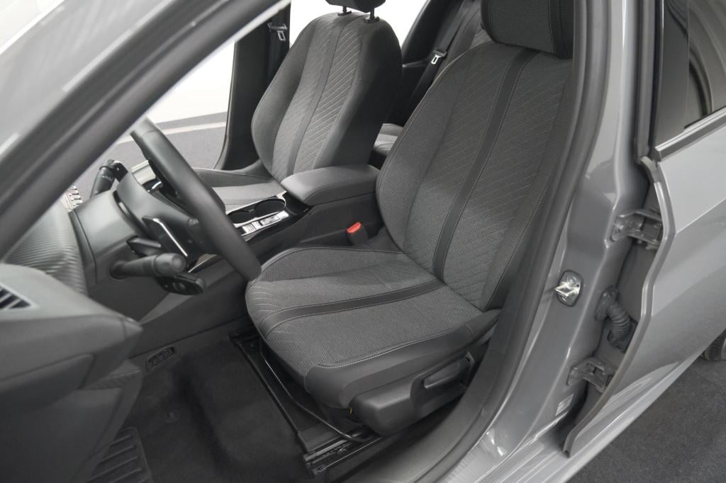 Peugeot 208 1.2 hybrid 110 e-dcs6 allure | apple carplay | parkeersensoren 