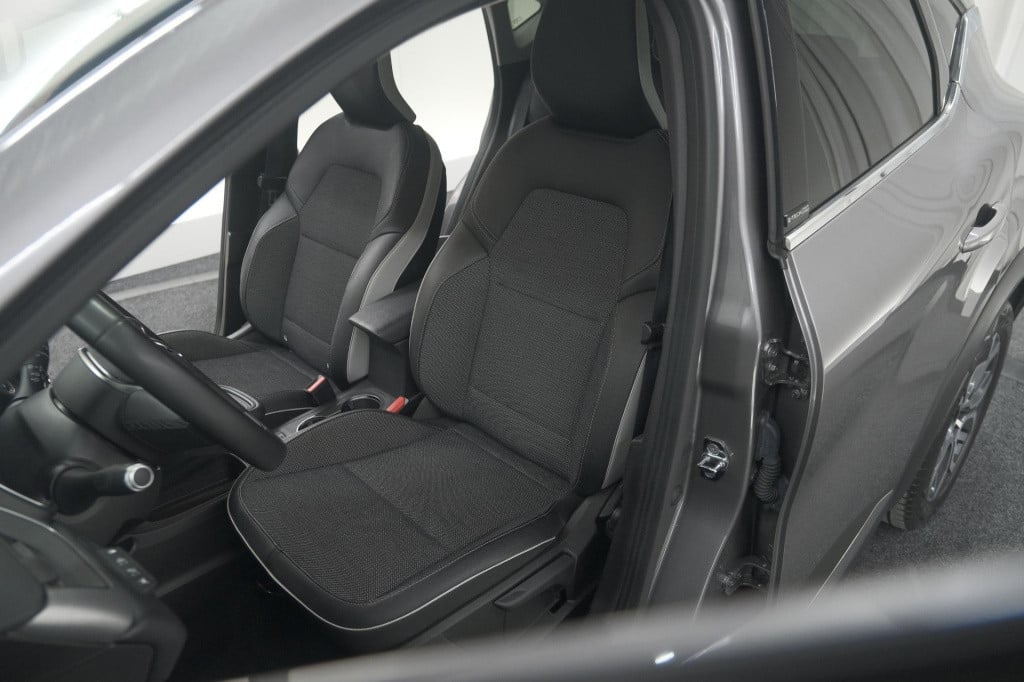 Renault Captur 1.6 e-tech plug-in hybrid 160 intens | parkeersensoren | app