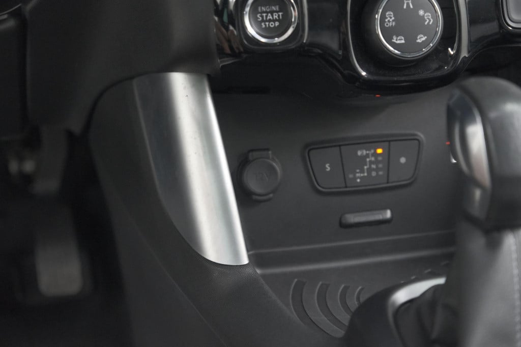 Citroen C3 Aircross puretech 110 eat6 shine | trekhaak | panoramadak | head