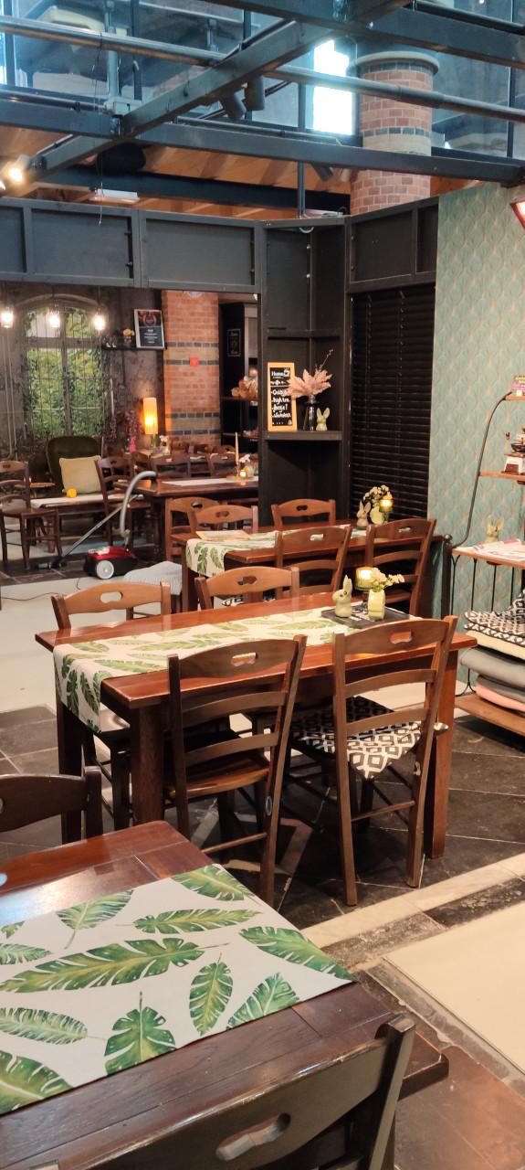 Bedrijf/winkel ruimtes te huur in Sas van Gent