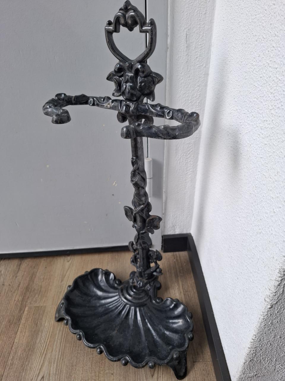 Antieke gietijzeren parapluhouder