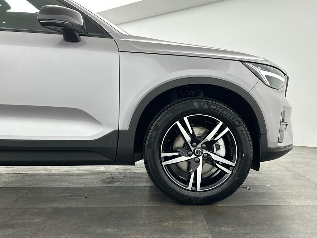 Volvo XC40 b4 197pk plus dark| pano| trekhaak| camera| elek.stoelen
