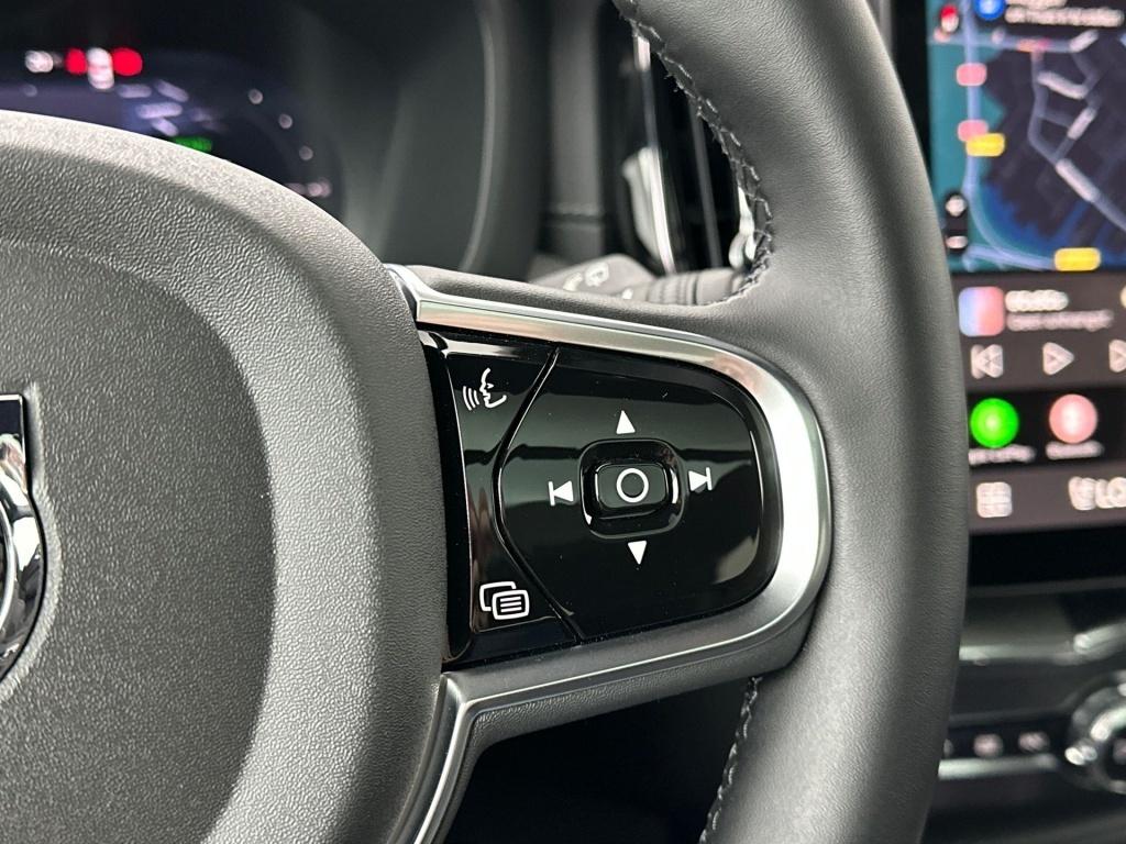 Volvo XC60 t6 398pk recharge ultra black edition| luchtvering| pano| 360cam