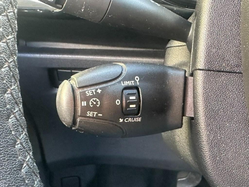 Citroen DS3 1.2 vti so chic, groot scherm navi cruise