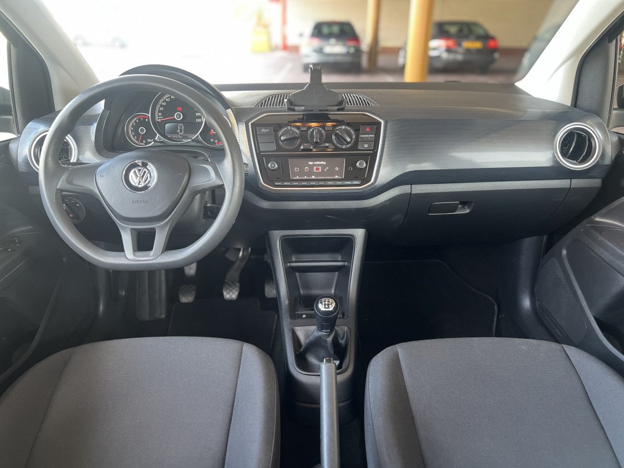 Volkswagen Up! 1.0 60pk BMT 5D 2019 Zwart