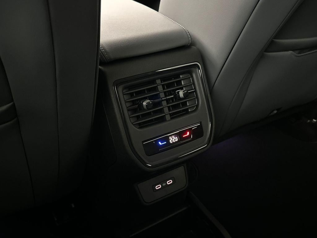 Skoda Peaq business edition elektromotor 210 kw / 286 pk suv
