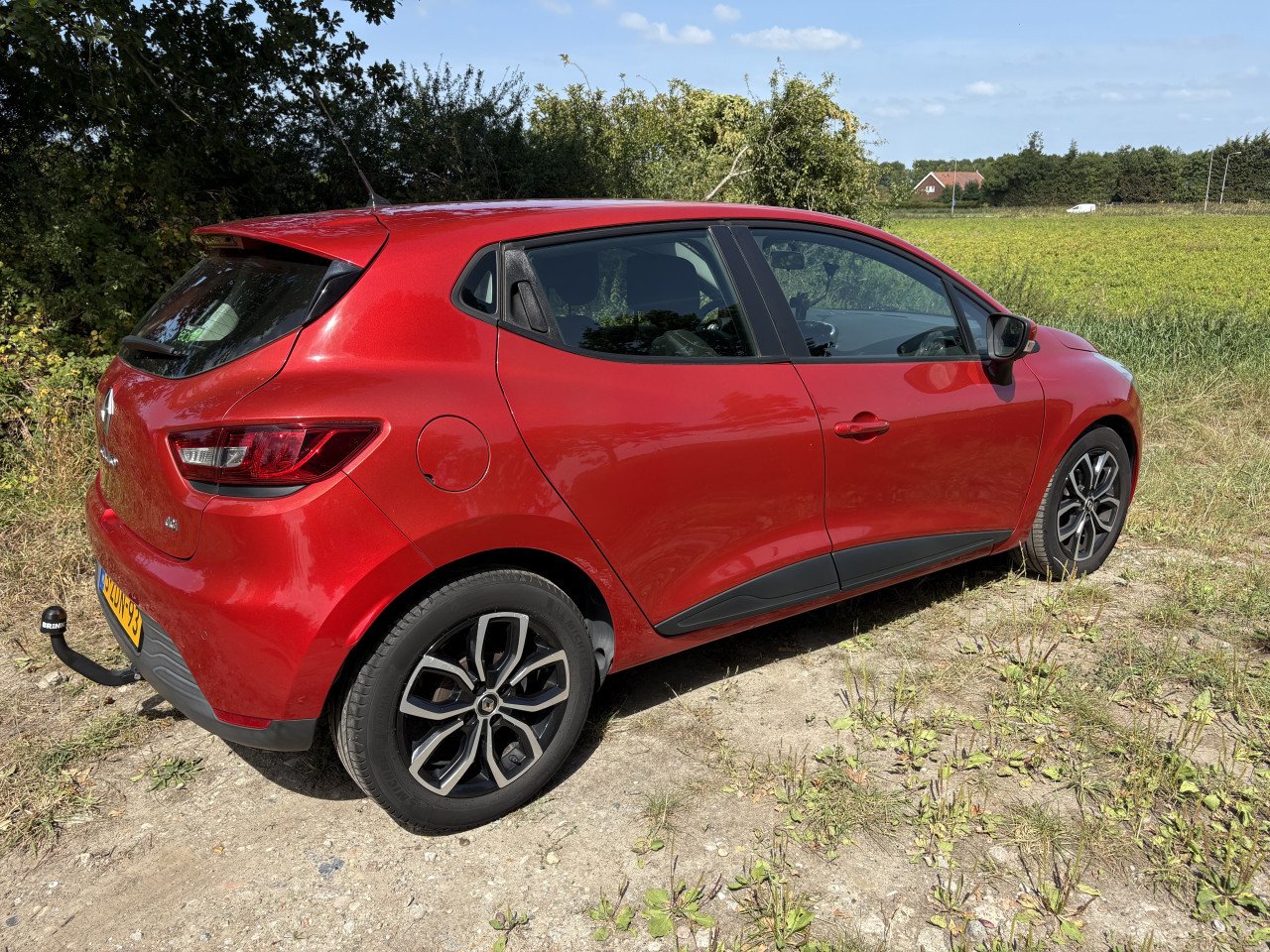 Renault Clio 1.5 DCI 66KW 5-DRS 2015 Rood