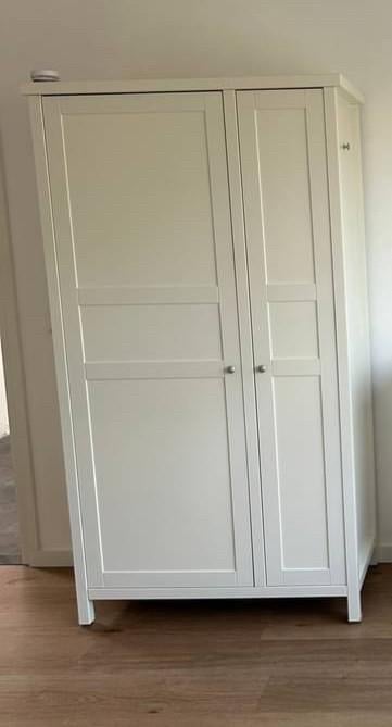 Kast, bed en vakkenkast