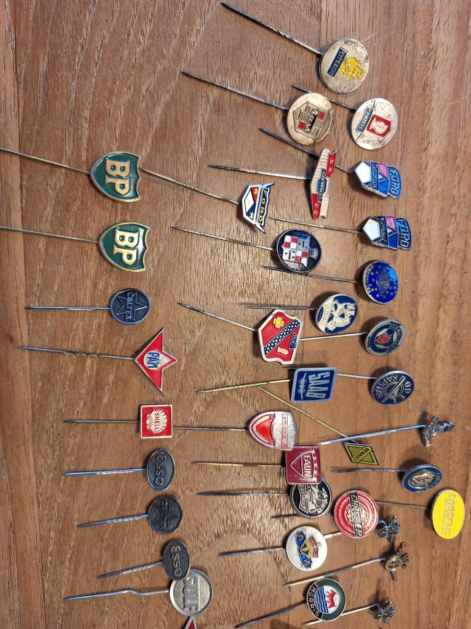 Speldjes van o.a diverse automerken