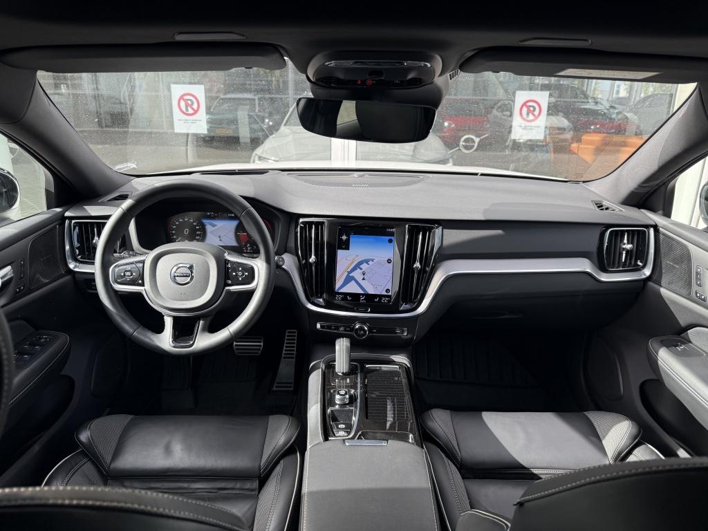 Volvo V60 t6 398pk recharge long ultra dark| pano| 360camera| head-up| awd